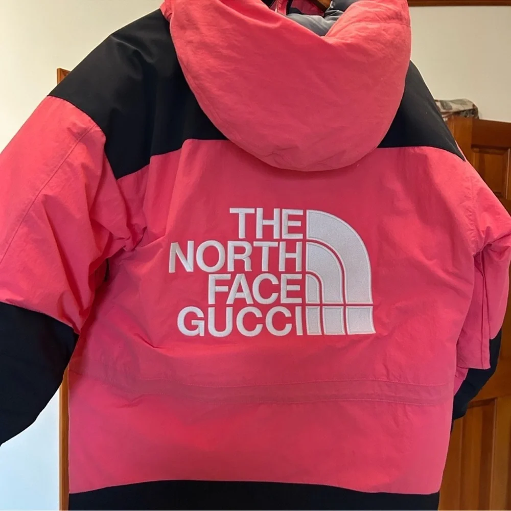 Women’s Gucci ex Northface collaboration, puffer jacket size medium NWT